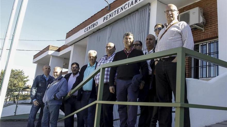 Funcionarios de la cárcel de Cáceres denuncian falta de vigilantes y masificación de reclusos