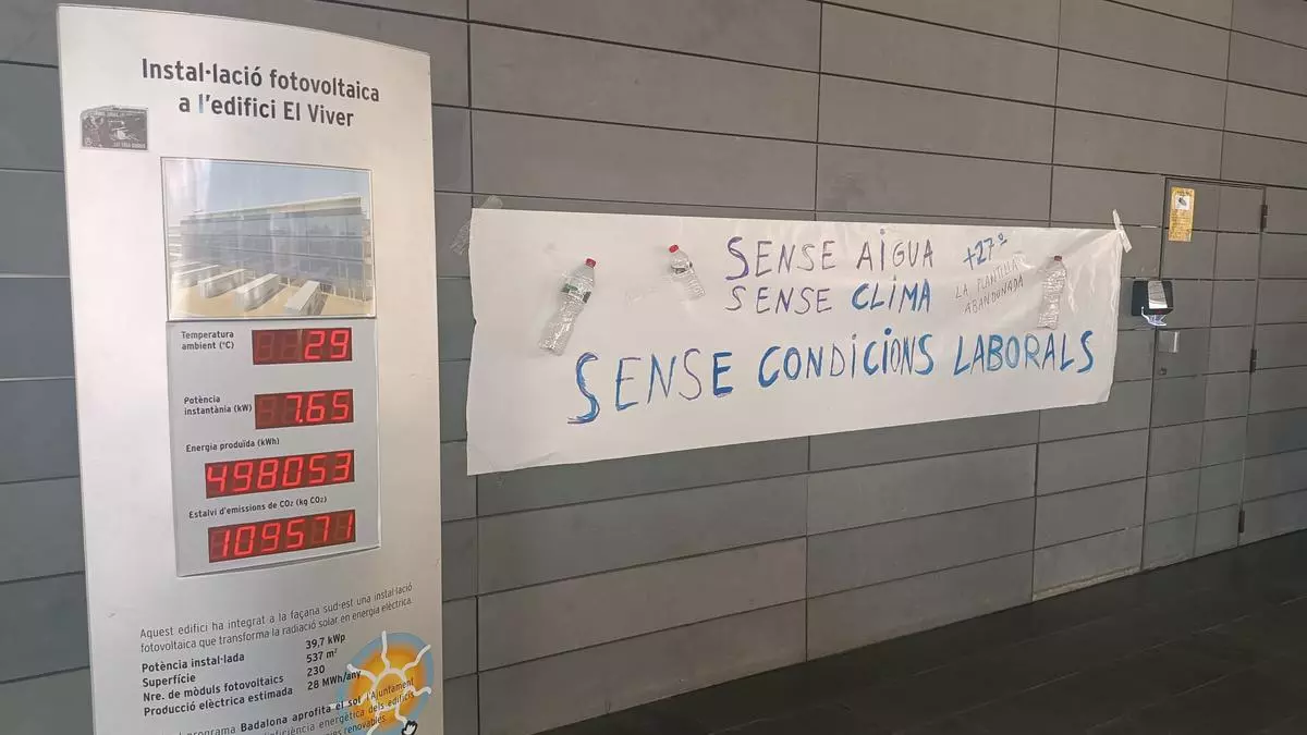 La pésima climatización de los edificios públicos de Badalona provoca movilizaciones diarias de los trabajadores municipales