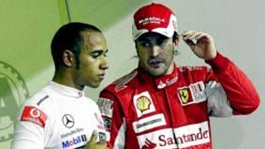 Ferrari y Alonso ganan la batalla táctica y psicológica del sábado