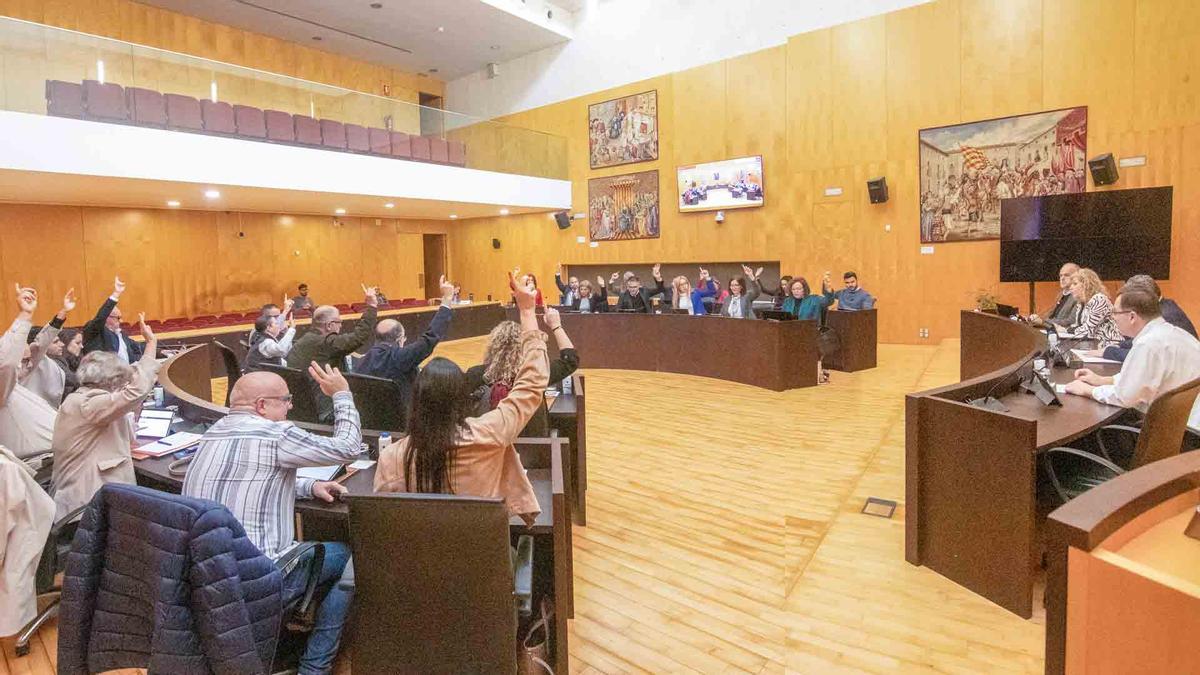 Unanimidad en el pleno extraordinario del Ayuntamiento de Benidorm del lunes.