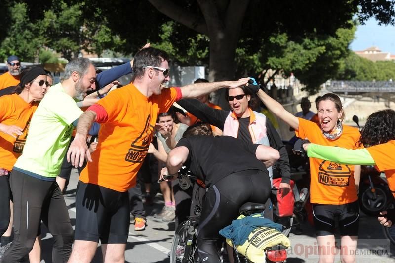 Protesta en bicicleta contra el fracking