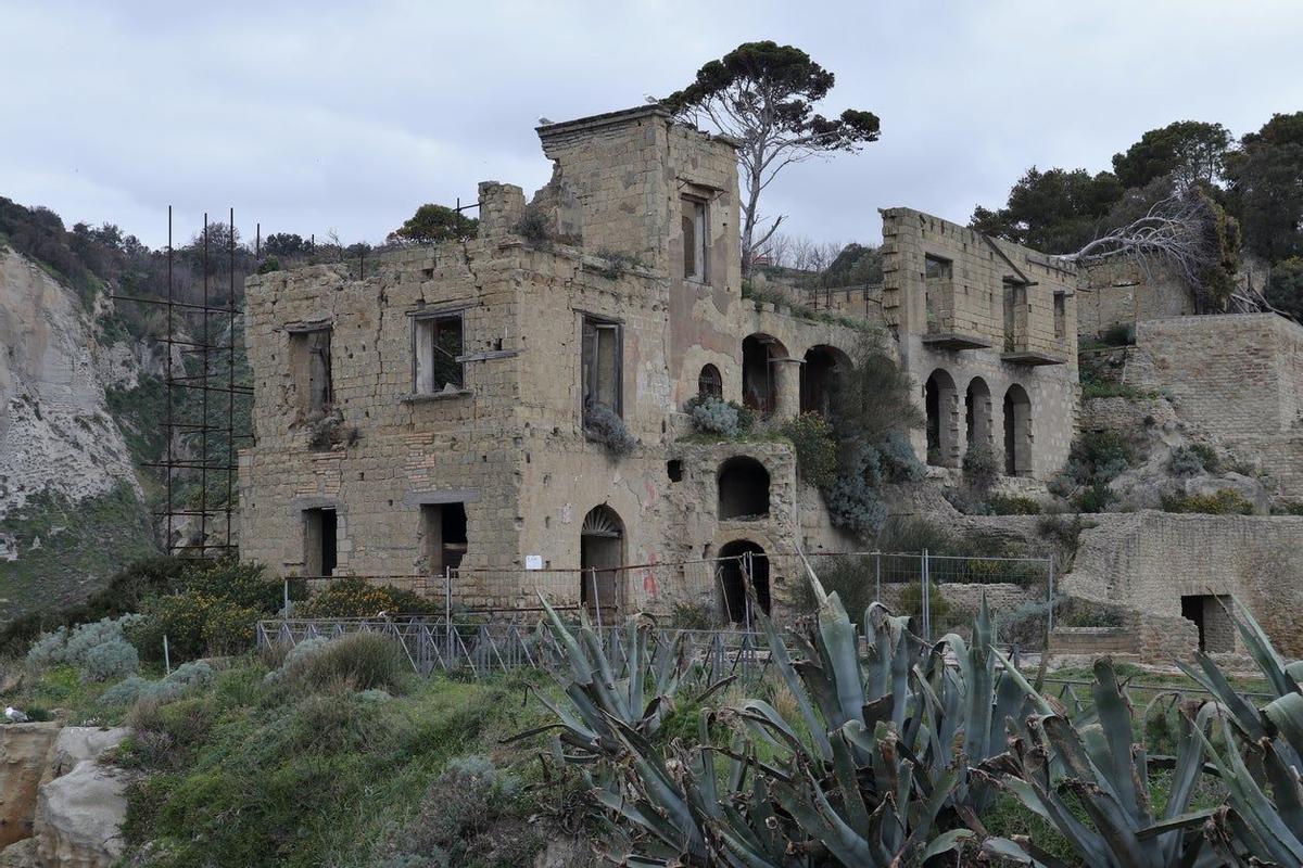 Villa del Parque Arqueológico de Pausilypon