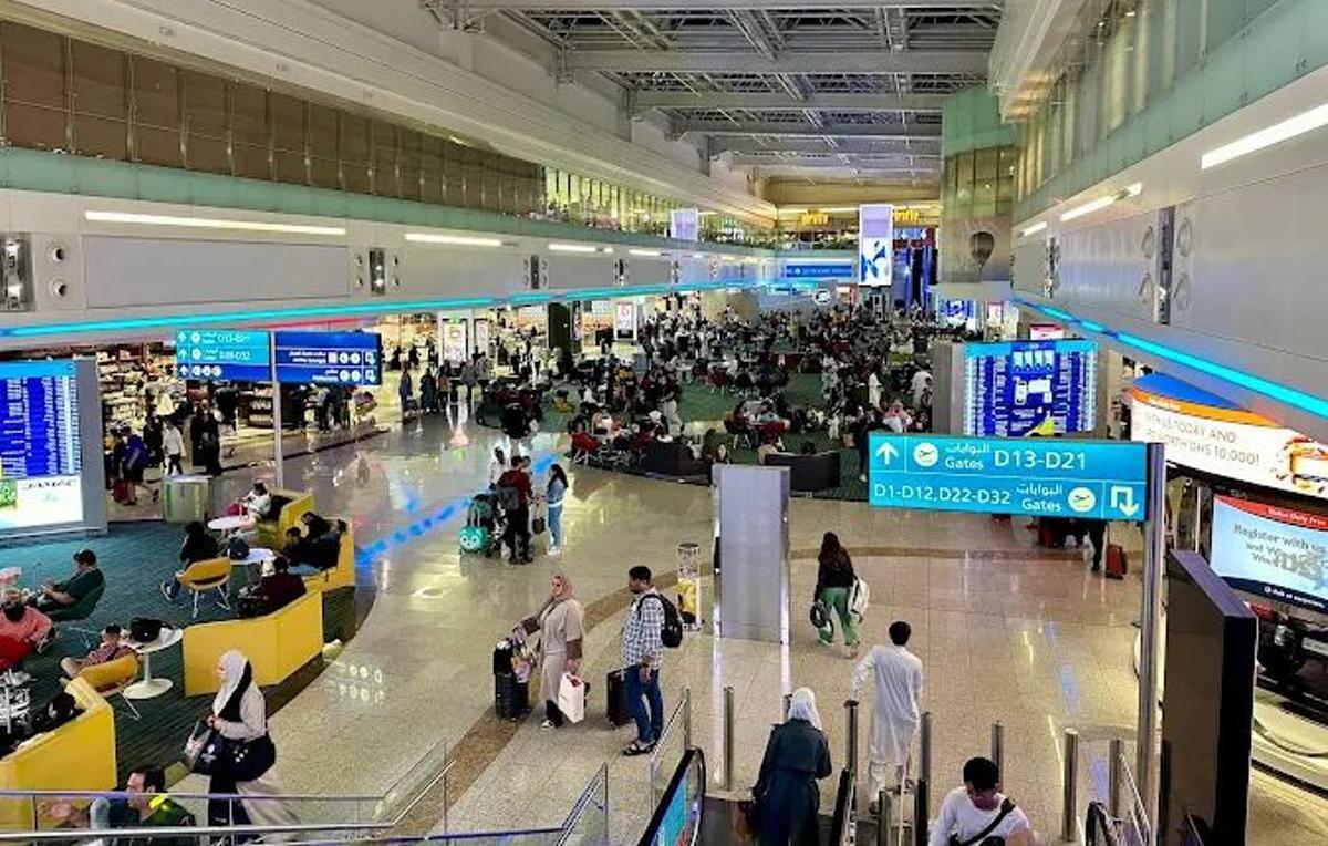 Aeropuerto de Dubai: el grupo de malagueños no puede regresar a Málaga por el cierre del tráfico aéreo en la zona