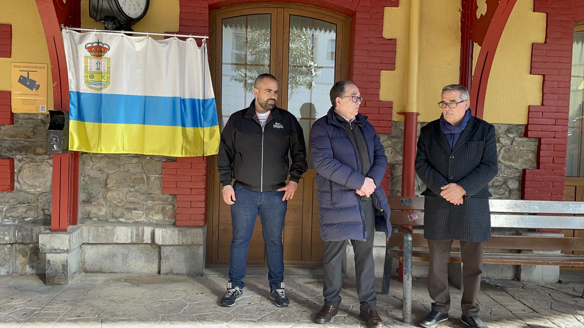 El nieto de Romero, JAvier Fernández, director del Museo del Ferrocarril y Aníbal Vázquez, alcalde de mieres