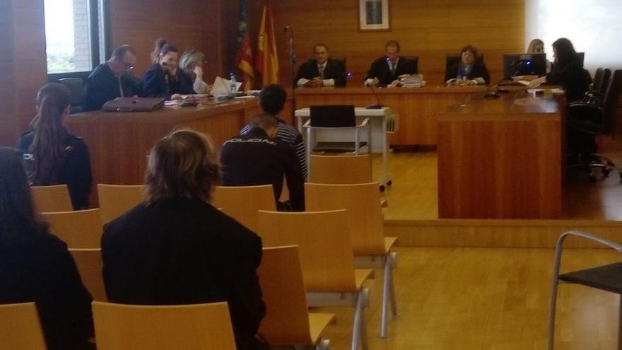 Un ladrón justifica que robó en 14 tiendas de Castelló por las drogas