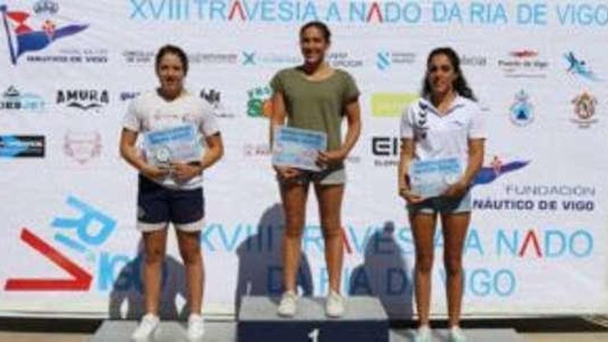 Carla Goyanes, tras ganar la Travesia Ría de Vigo. // FdV