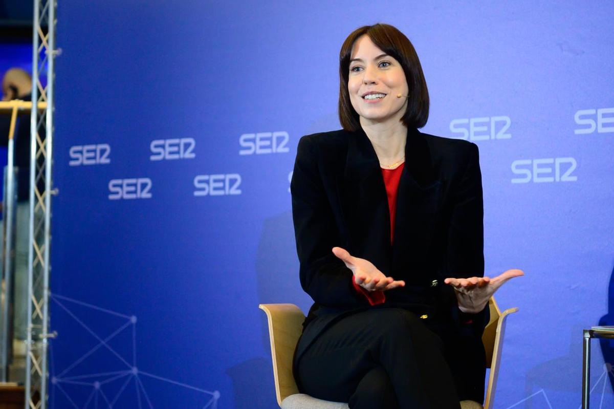 La líder del PSPV, Diana Morant, interviene en un acto de la Cadena SER, este viernes.