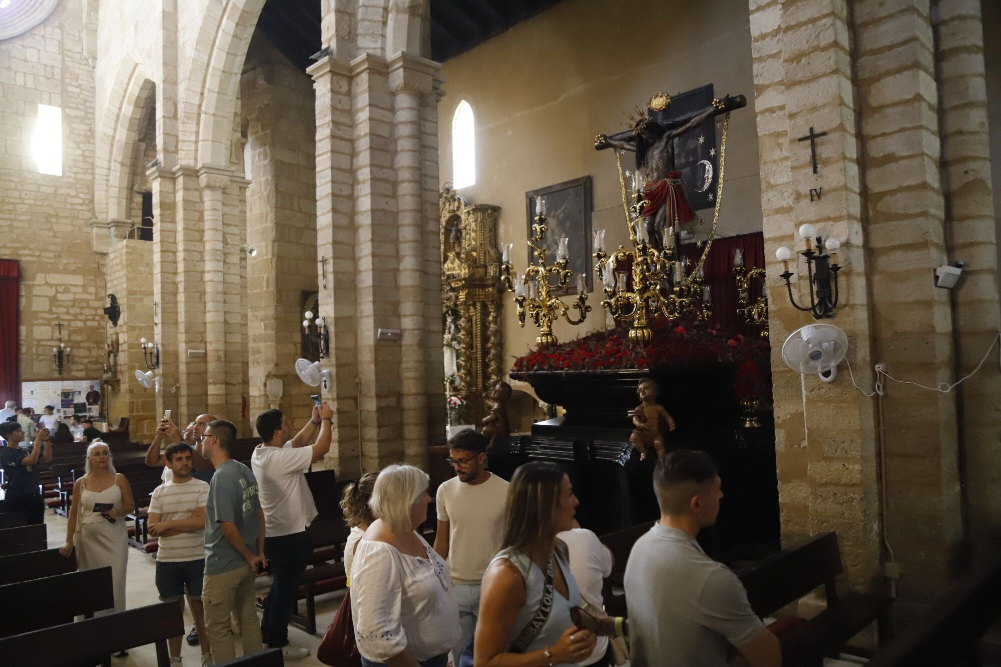 Córdoba  Previa y preparativos del Magno Vía Crucis Iglesia de San Lorenzo