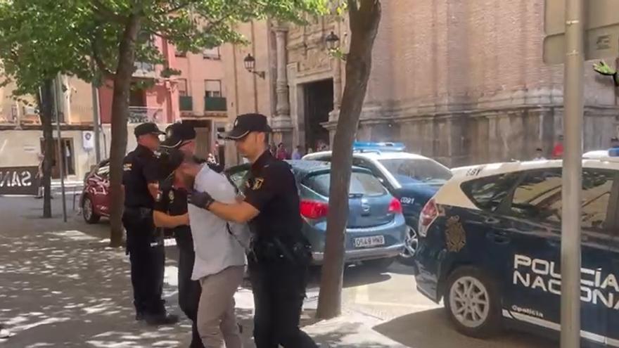 El acusado del crimen de Calatayud, a su entrada en el juzgado.