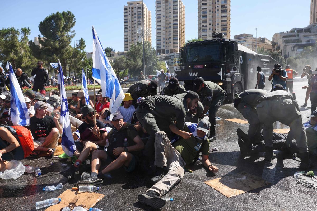 Las protestas masivas continúan en Israel por la reforma judicial