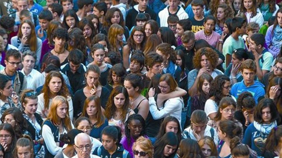 Concentración de rechazo del asesinato de Alba Martí, ayer en la plaza Major de Tàrrega.