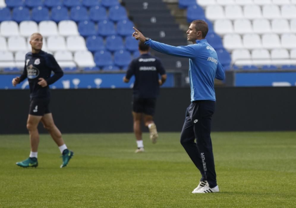 El Dépor prueba el césped de Riazor