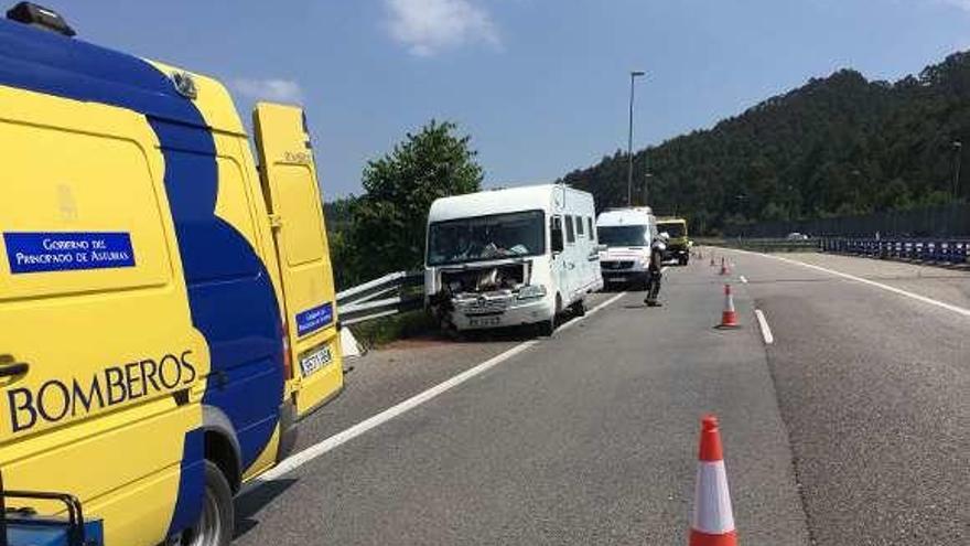 La caravana de la que fueron rescatados los ocupantes.