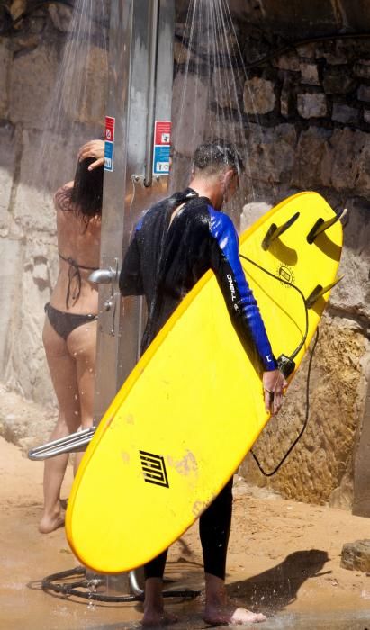 Jornada de sol y playa en Asturias