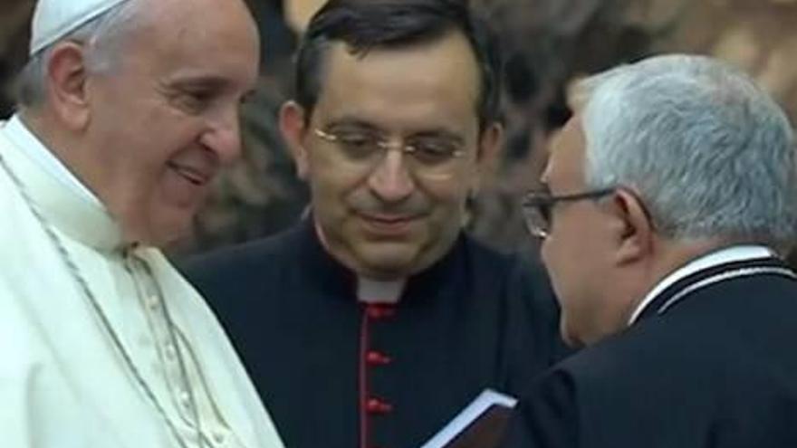 El obispo Murgui, con  el Papa en el Vaticano