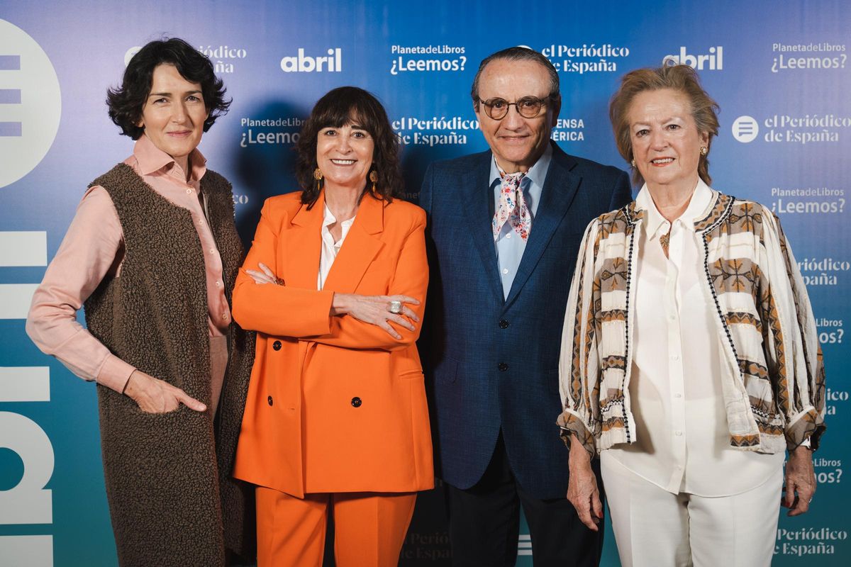 Ángeles González-Sinde, cineasta y escritora; Rosa Montero, escritora y periodista; Javier Moll, presidente de Prensa Iberica; Arantza Sarasola, vicepresidenta de Prensa Ibérica.