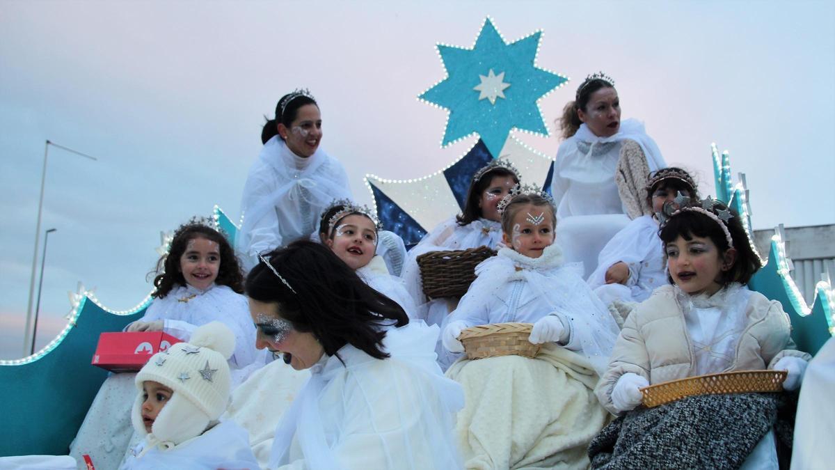 Sus Majestades reparten ilusión en Monesterio Sus Majestades reparten ilusión en Monesterio