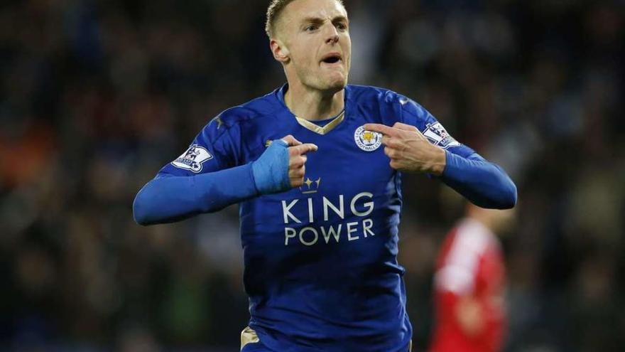 Vardy celebra el gol del Leicester ante el Manchester United. // Reuters