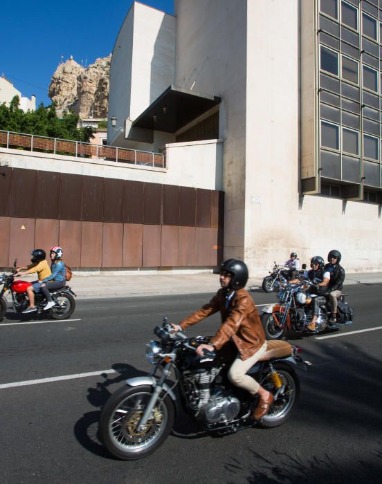 Motos custom y vintage invaden Alicante para luchar contra el cáncer de próstata