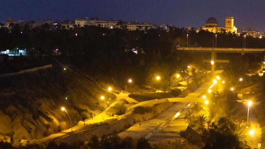 El Ayuntamiento licita obras por un millón de euros para mejorar la iluminación en Elche