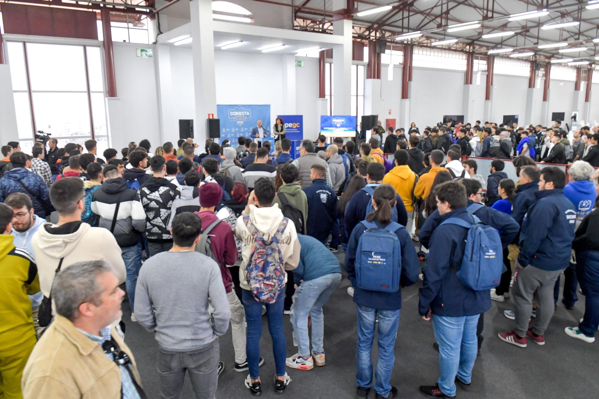 Encuentro alumnado de informática y empresas del sector de las nuevas tecnologías Conecta Tic 23