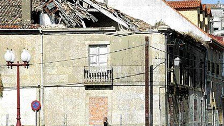 Vilagarcía sucumbe a la suciedad y al abandono de sus edificios históricos