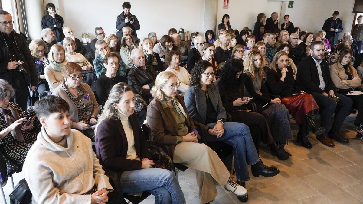 Nieves Barredo, Carme Romeu i Teresa Sivila van ser les protagonistes de la taula rodona celebrada ahir en el marc del Dia Internacional de la Dona Nieves Barredo, Carme Romeu i Teresa Sivila van ser les protagonistes de la taula rodona celebrada ahir en el marc del Dia Internacional de la Dona