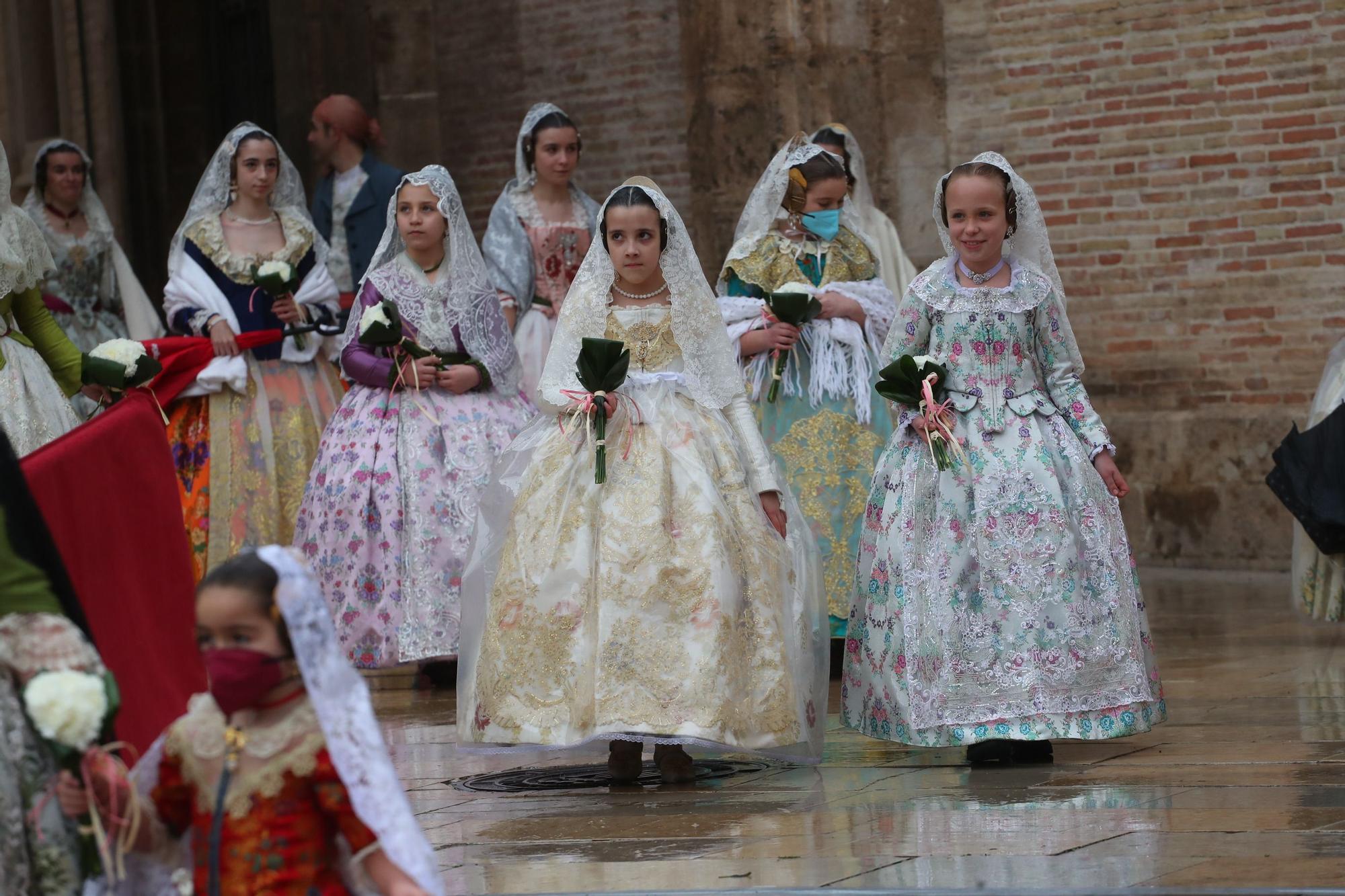 Búscate en el primer día de ofrenda por la calle de la Paz (entre las 15:30 a las 17:00 horas)