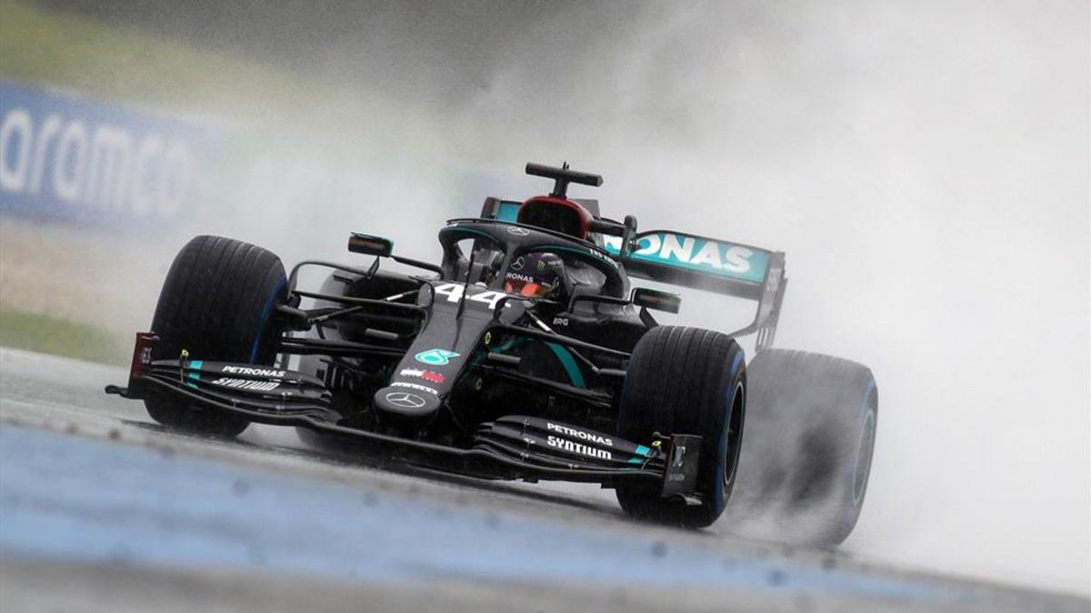 Hamilton durante la clasificación el Gran Premio de Austria, pasada por agua.