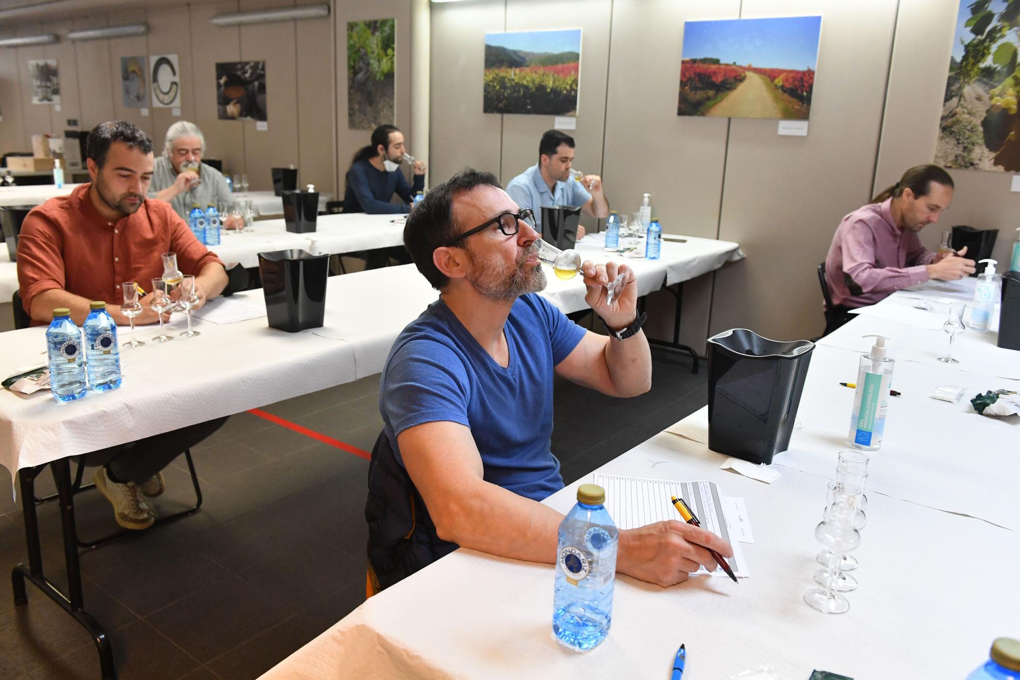 Cata de aguardientes y licores tradicionales de Galicia