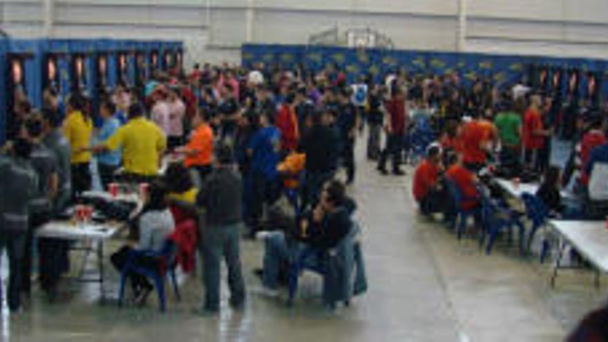 Una imagen de archivo de un campeonato de dardos