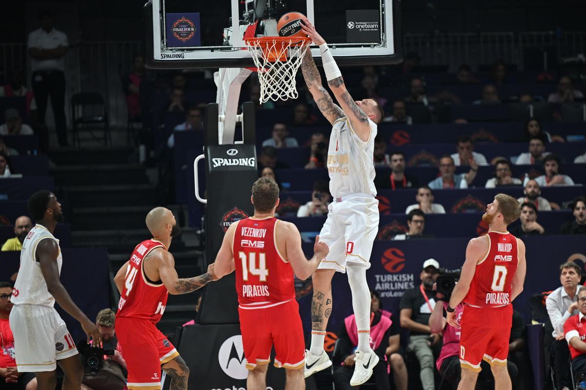 Mate de Daniel Theis para el Mónaco.
