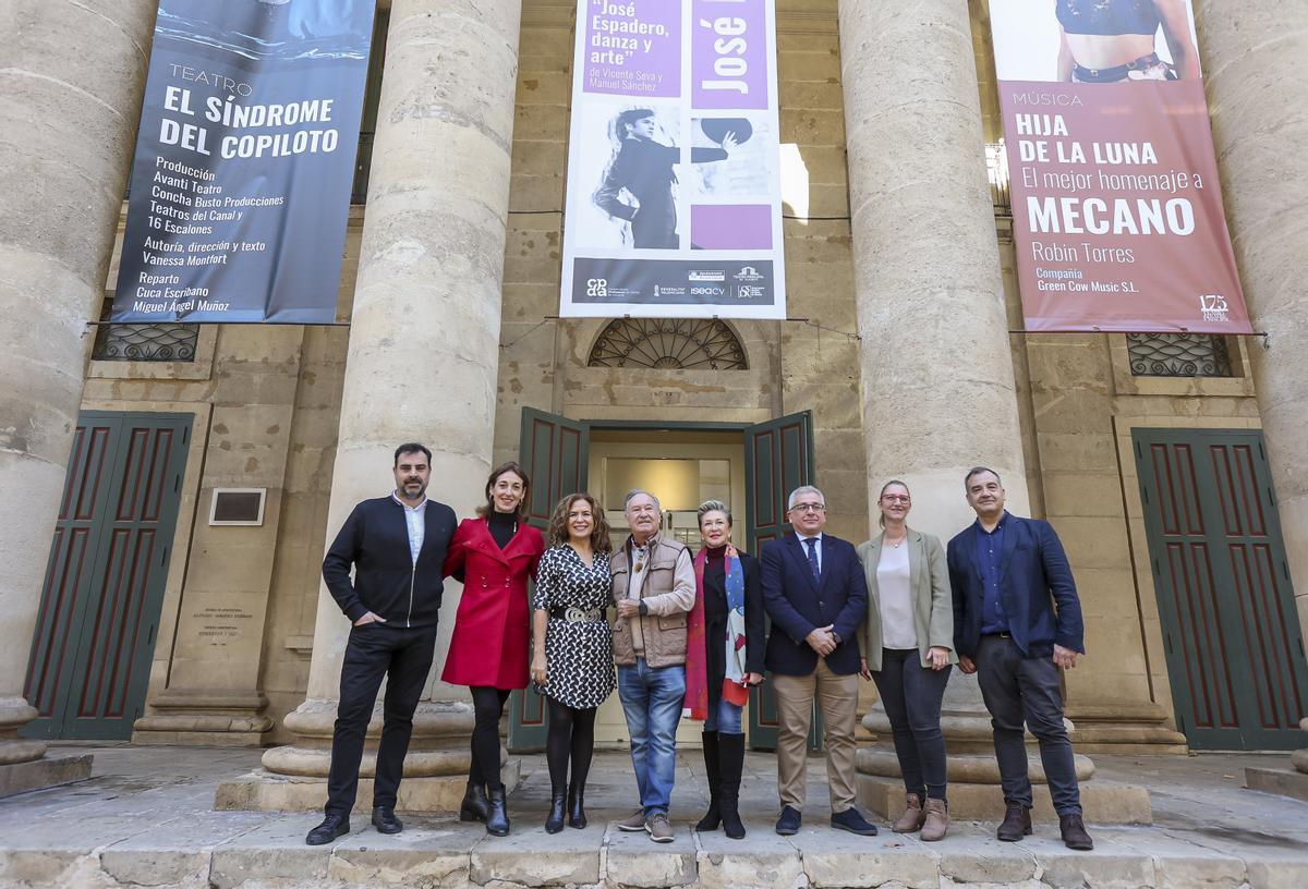 Espadero, junto a los organizadores de la gala en su honor que se celebra el lunes en el Teatro Principal