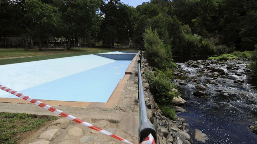 Las piscinas de A Carixa siguen cerradas a la espera de análisis