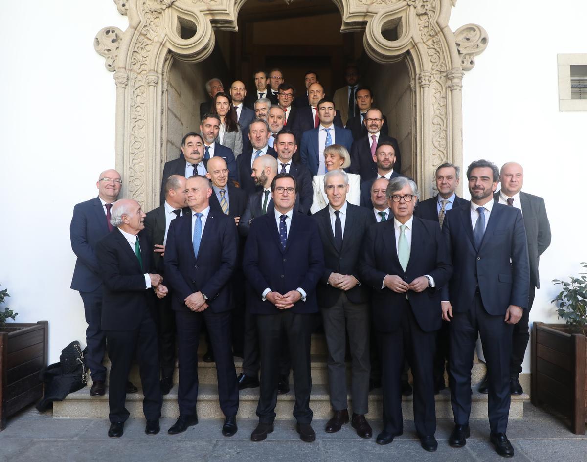 Garamendi con Conde, Vieites, otros cargos de la CEG y empresarios, ayer.