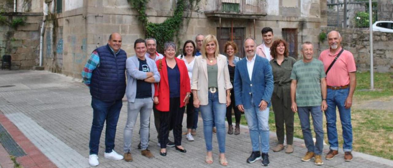 Regades y Rivas, ayer, ante el inmueble adquirido por Zona Franca.