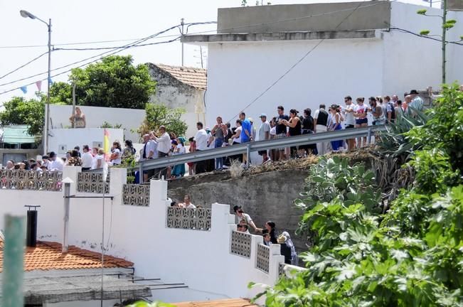 Traida Infantil del Agua de Lomo Magullo 2016