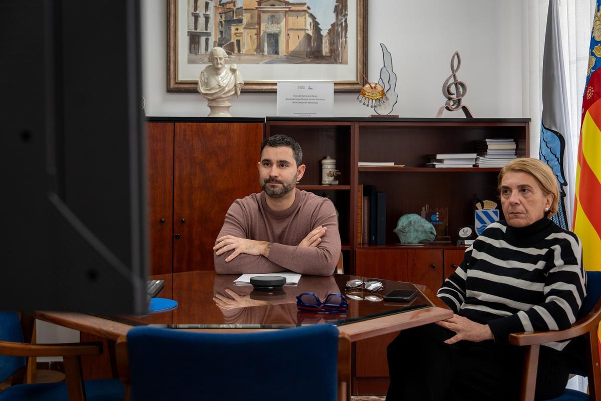 Foto de la reunión telemática que mantuvieron Samuel Falomir y Ana Huguet con responsables de la Conselleria de Educación.