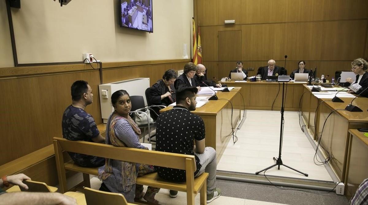 zentauroepp44103719 barcelona 2 07 2018 juicio a una familia india en la secci180702120835 zentauroepp44103719 barcelona 2 07 2018 juicio a una familia india en la secci180702120835