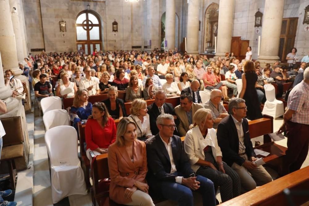 Carlos Núñez maravilla en la Colegiata de Vigo