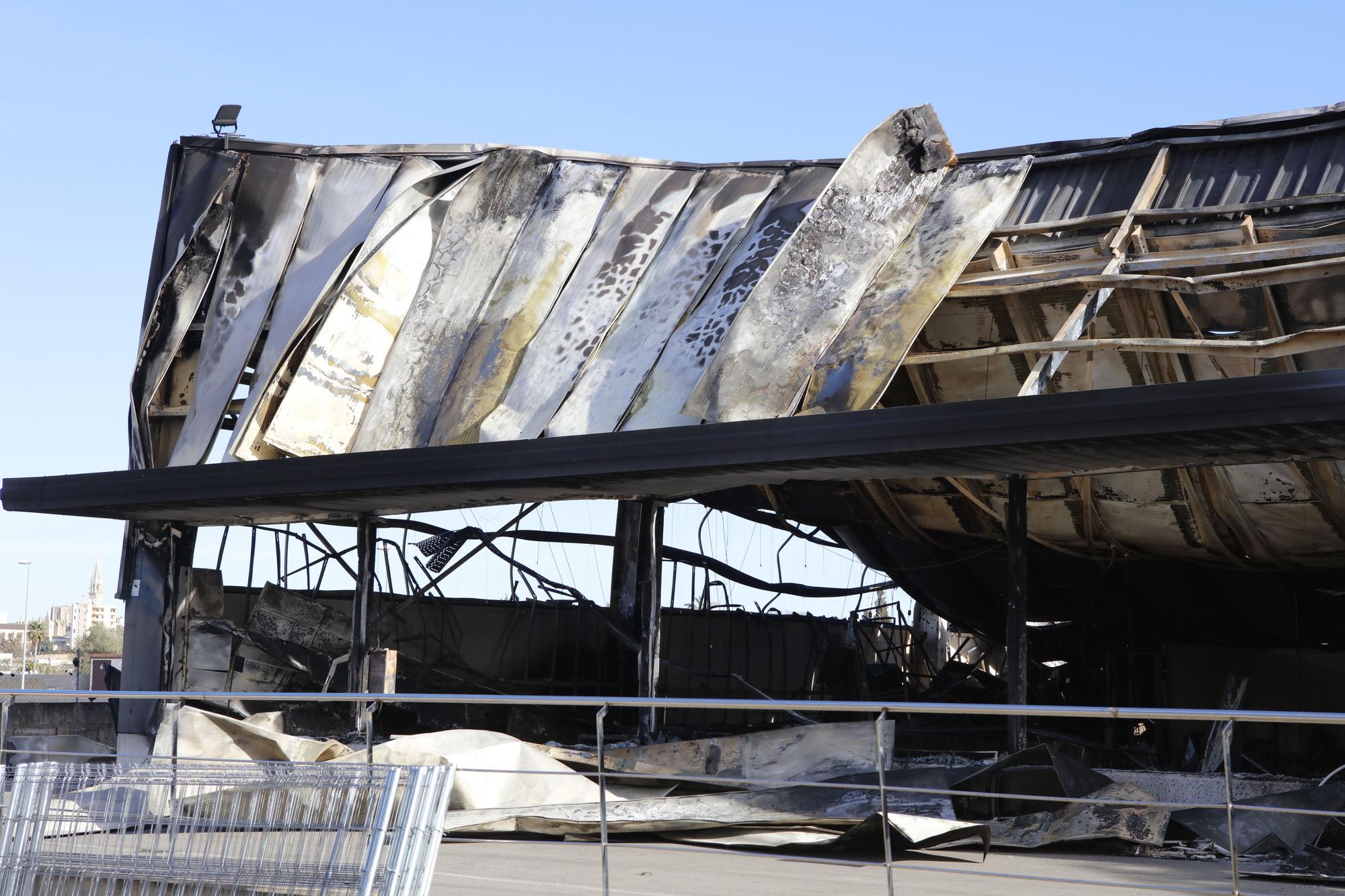 Großbrand auf Mallorca: Verwüstung bei Rossmann auf Mallorca