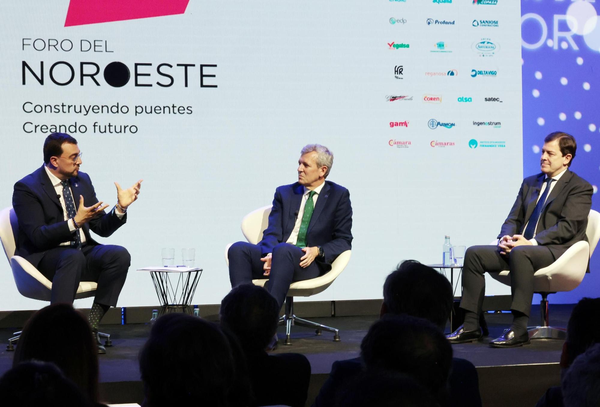 El poder político y empresarial se cita en Santiago