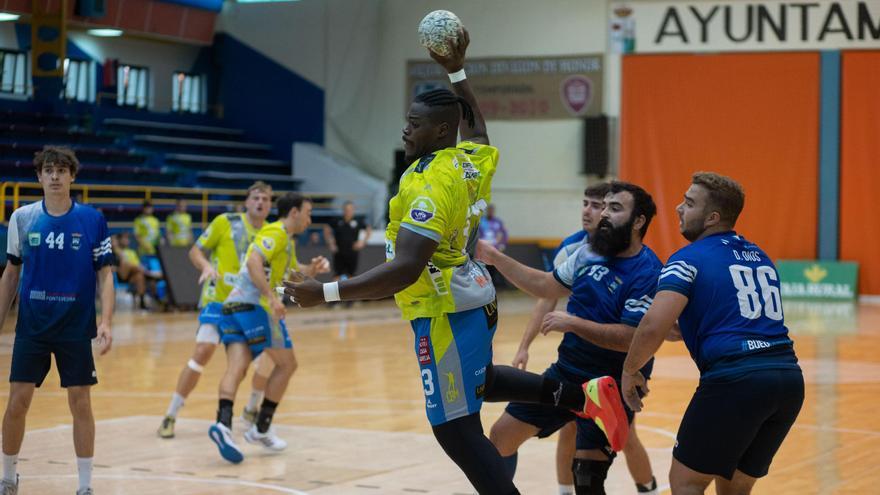 El Balonmano Zamora Enamora gana el XXII Memorial Manuel Camba al Bueu Atlético