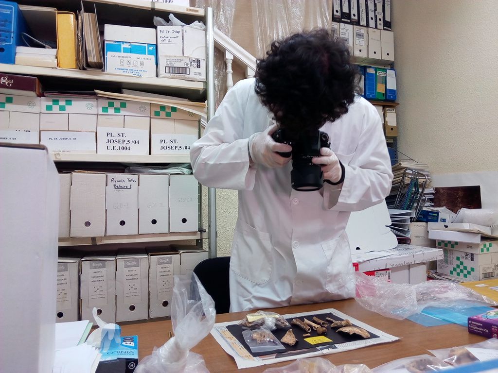 Gonzalo Oteo en el Museo Arqueológico de la Vall d’Uixó