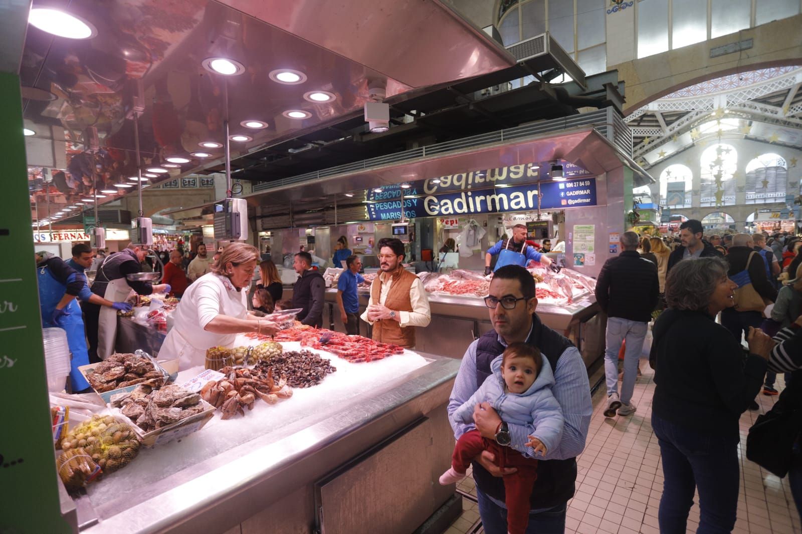 València, a rebosar con las compras de última hora