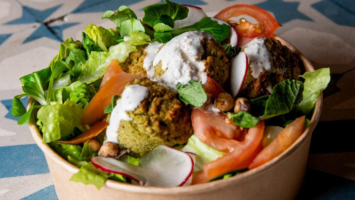 Ensalada de temporada: frescura y sabor para los días de buen tiempo en Recoletos.