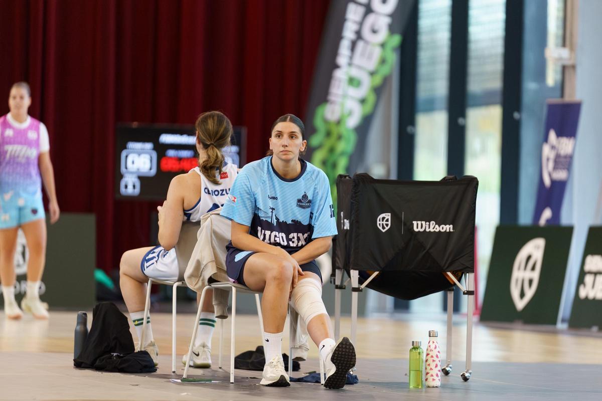 María Lago, tras lesionarse.
