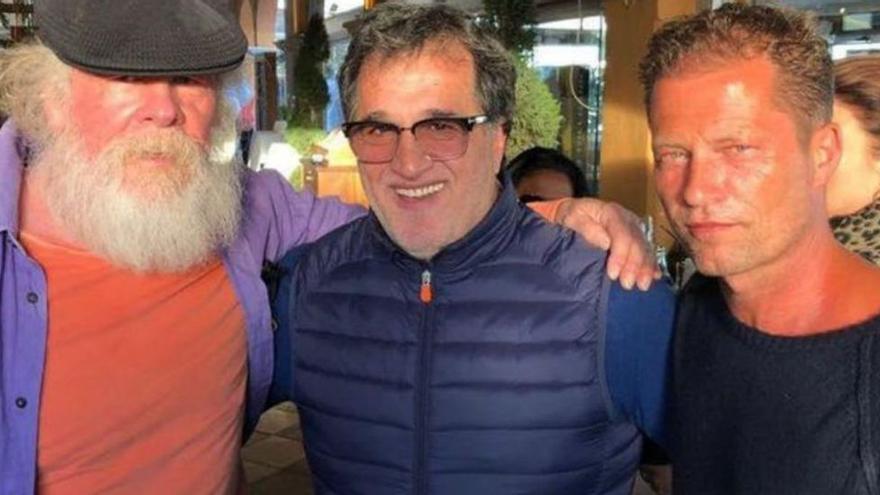 Bashkim Osmani (Mi.) mit US-Schauspieler Nick Nolte und Til Schweiger.