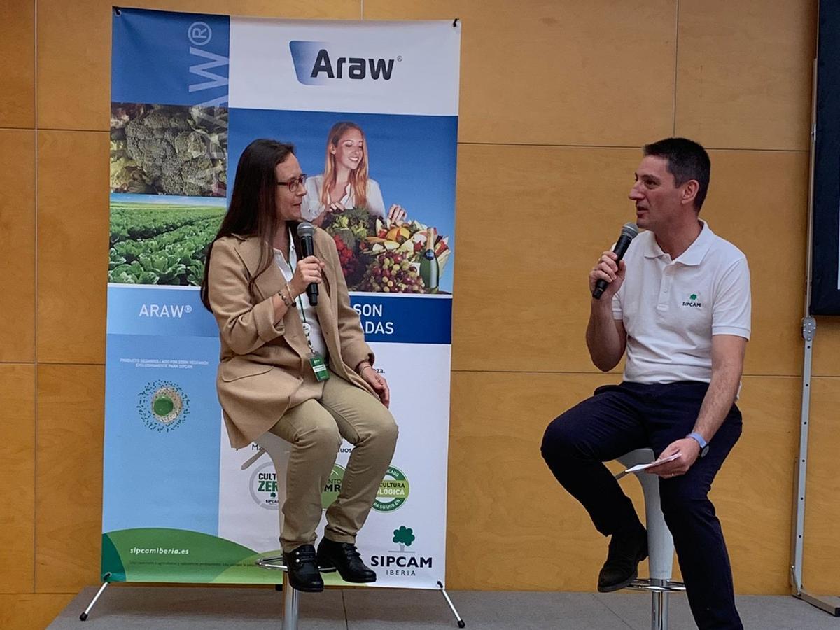 Cristina Acuña hablando sobre los beneficios de Araw.