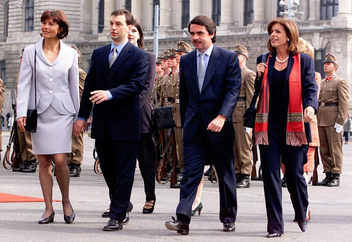 El primer ministro de Hungría, Viktor Orbán, junto al presidente de España, José María Aznar, en una foto de 1999.